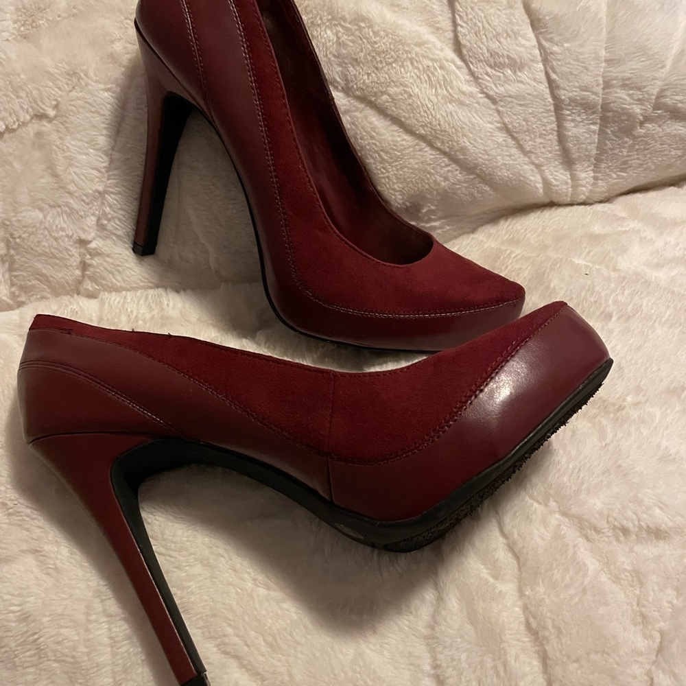 BCBG 9 burgundy/wine